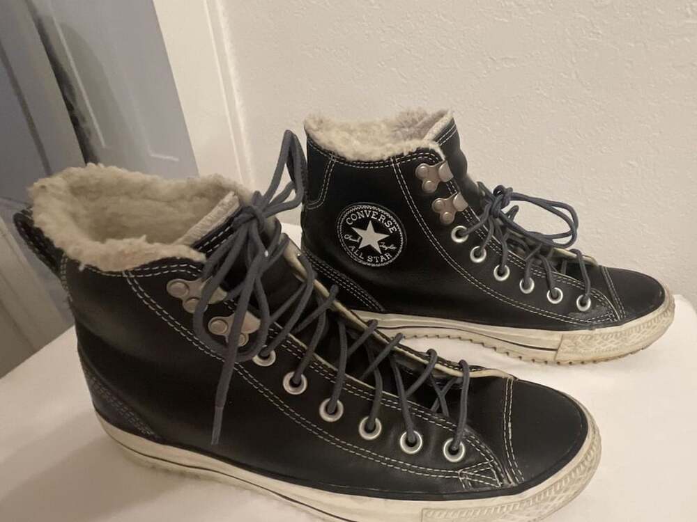 Converse All Star Black Leather High Top, Fuzzy Liner, mens 7 women’s 9 
Goth